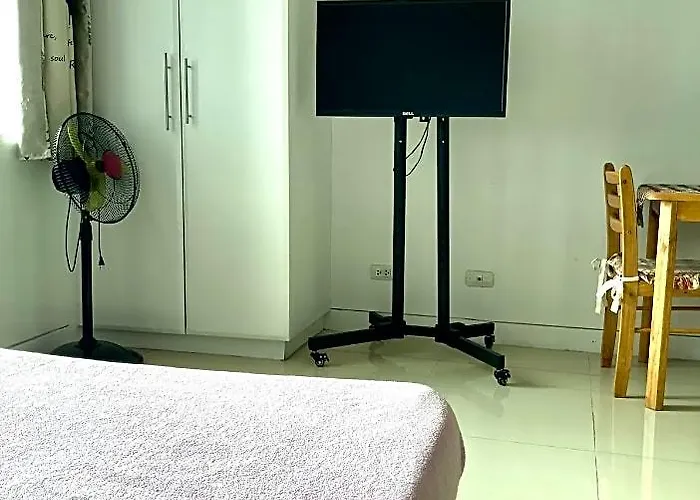 Mckinley Hill Near Venice Grand Canal Piazza 호텔 3*